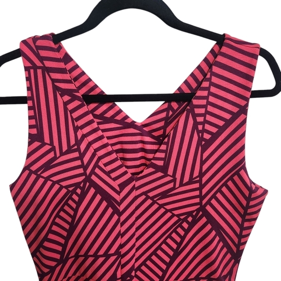 EUC TITLE NINE PINK PURPLE GEOMETRIC DREAM DRESS SZ M - Picture 2 of 5